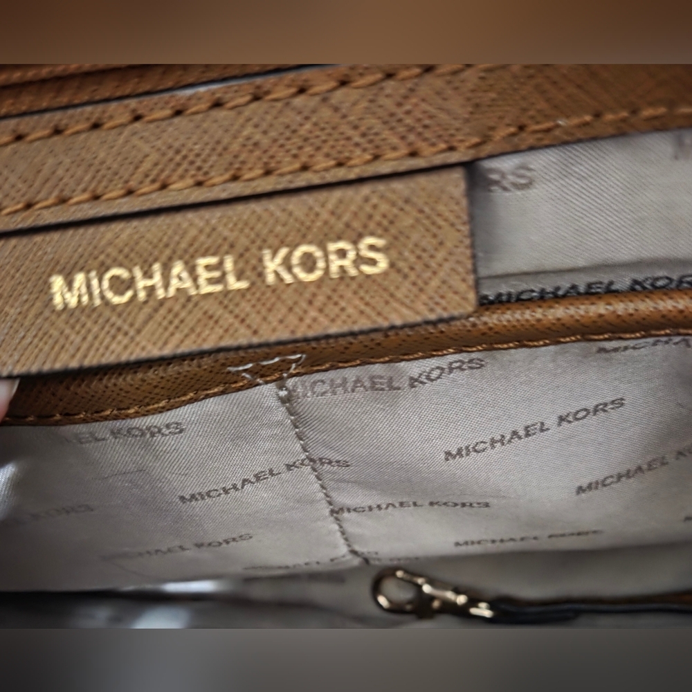 Michael Kors Jet Set TZ Snap Pocket Tote - Picture 10 of 15